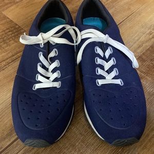 Native Cornell Navy Blue Vegan Ultrasuede Sneakers size 9